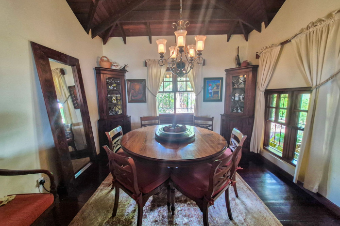 1621_0221160072-700×467