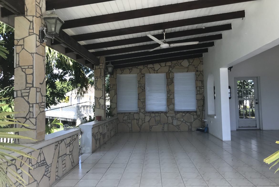 SUN096-Prickly-Bay-Stone-Villa-4-1170×785